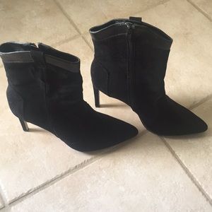 Rock & Republic Gina Ankle Boot Size 9.5